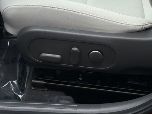 Certified 2024 Hyundai Kona SEL w/ Convenience Package FWD image 14