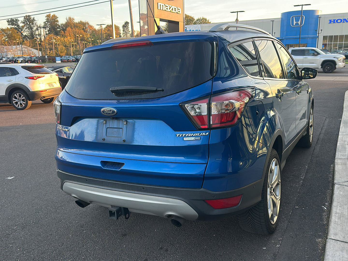Used 2018 Ford Escape Titanium w/ Ford Safe & Smart Package AWD/4WD image 4