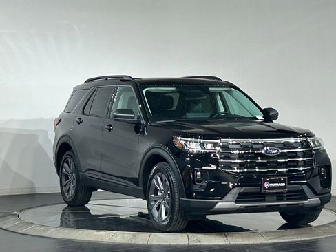 New 2026 Ford Explorer Active w/ Active Comfort Package image 2