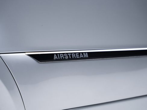 Used 2022 Mercedes-Benz Sprinter 144 Cargo image 23