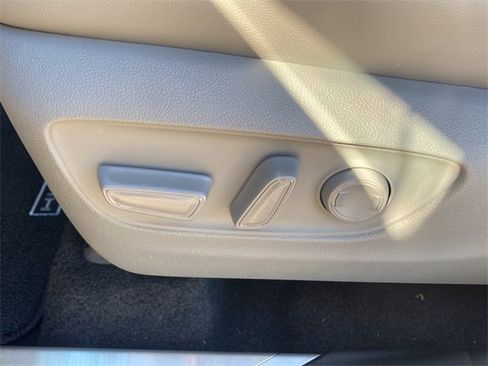 New 2026 Toyota Highlander XLE image 17