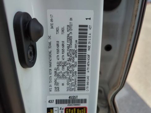 Used 2017 Toyota Tacoma Limited image 24