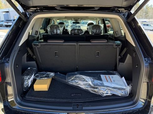 New 2026 Volkswagen Atlas Peak Edition image 14