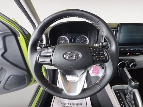 Used 2021 Hyundai Venue SEL w/ Cargo Package FWD image 13