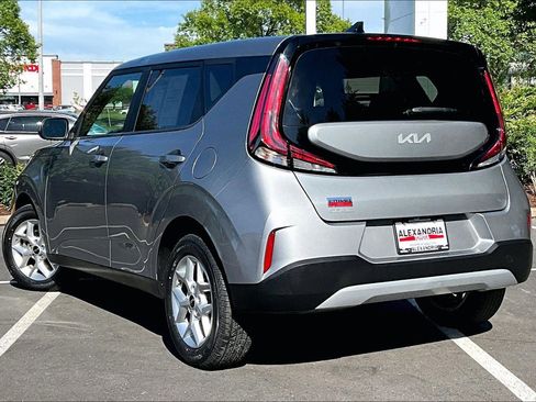 Used 2024 Kia Soul LX w/ Option Group 015 FWD image 10