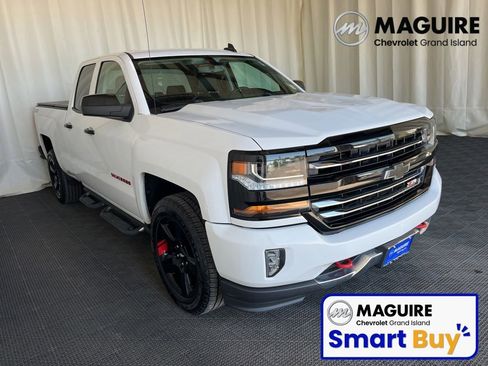 Used 2017 Chevrolet Silverado 1500 LT w/ Redline Edition AWD/4WD image 33