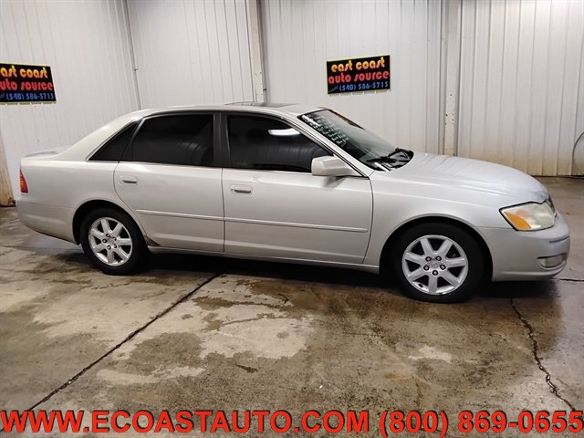 Used 2000 Toyota Avalon XLS FWD image 2