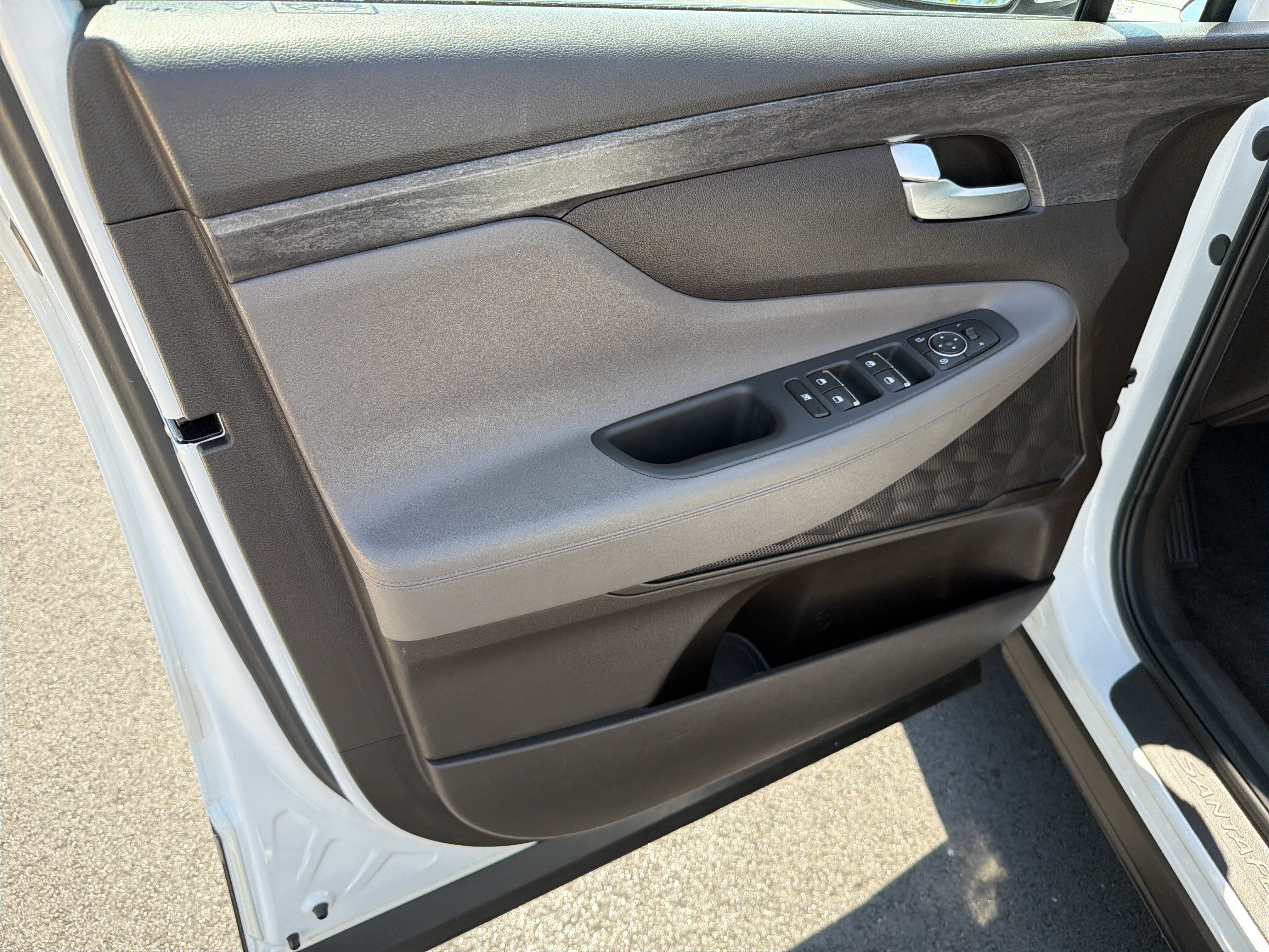 Used 2020 Hyundai Santa Fe SE FWD image 10