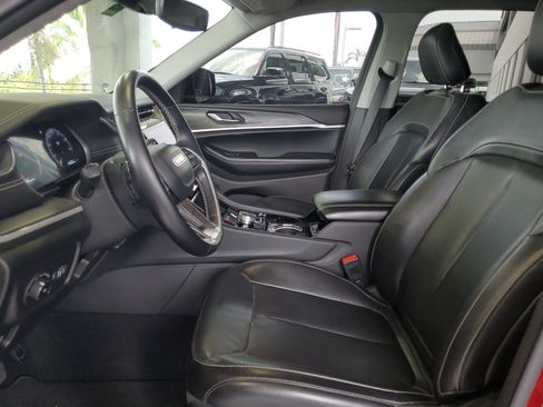 Used 2022 Jeep Grand Cherokee L Limited AWD/4WD image 17