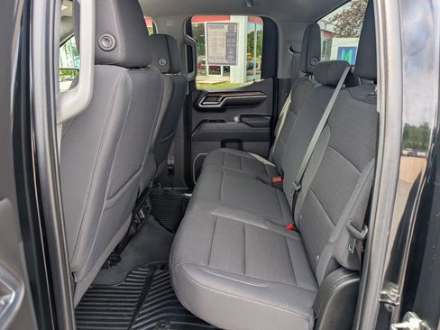 Used 2023 Chevrolet Silverado 1500 LT AWD/4WD image 18