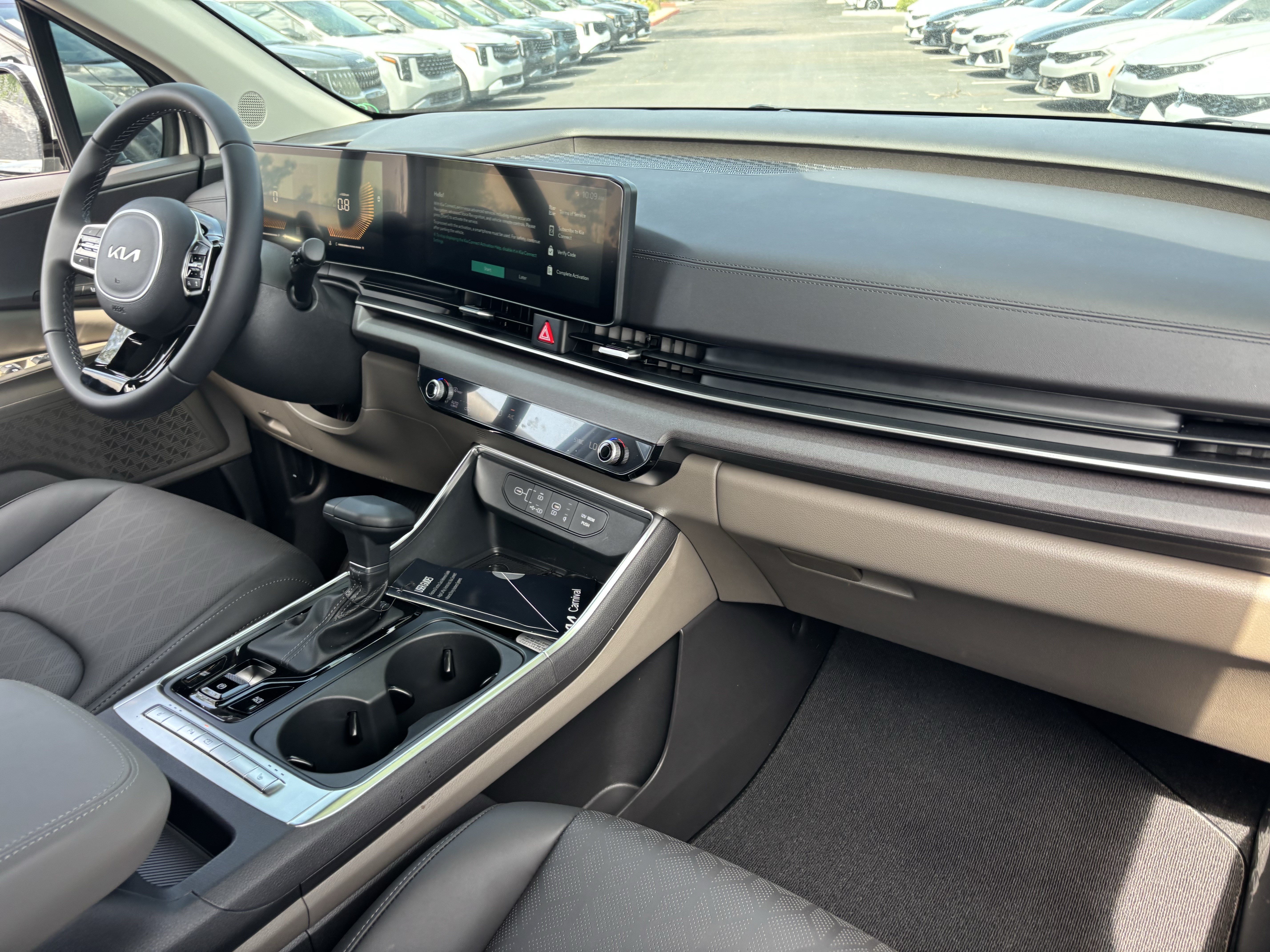 New 2026 Kia Carnival EX FWD image 10