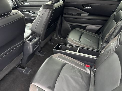 Used 2024 Nissan Pathfinder SL w/ SL Premium Package image 28