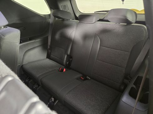 Used 2024 Chevrolet Traverse LS FWD image 13