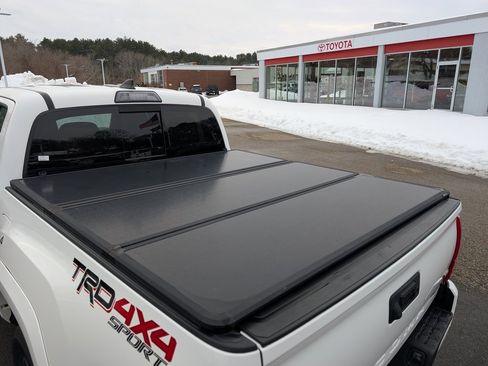 Used 2019 Toyota Tacoma TRD Sport image 13