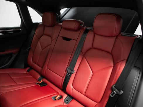 New 2026 Porsche Macan AWD/4WD image 33