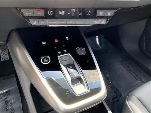 Certified 2025 Audi Q4 e-tron Premium Plus w/ Premium Plus AWD/4WD image 28