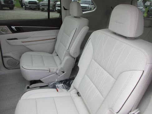 New 2026 Buick Enclave Avenir AWD/4WD image 14