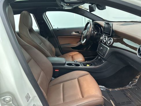 Used 2017 Mercedes-Benz GLA 250 image 30