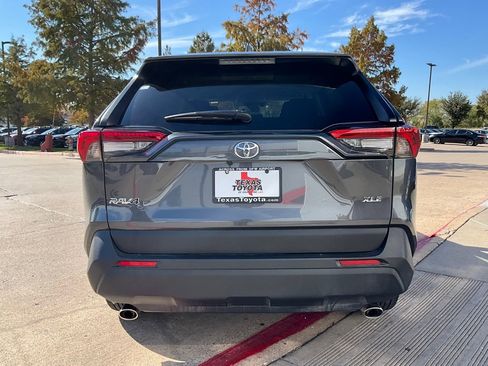 Used 2025 Toyota RAV4 XLE image 7