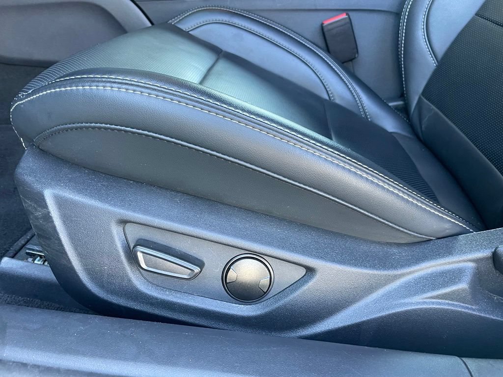 Used 2025 Ford Mustang Premium RWD image 10