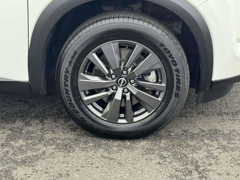 Used 2022 Nissan Pathfinder SV AWD/4WD image 7