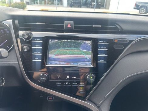 Used 2019 Toyota Camry L image 4