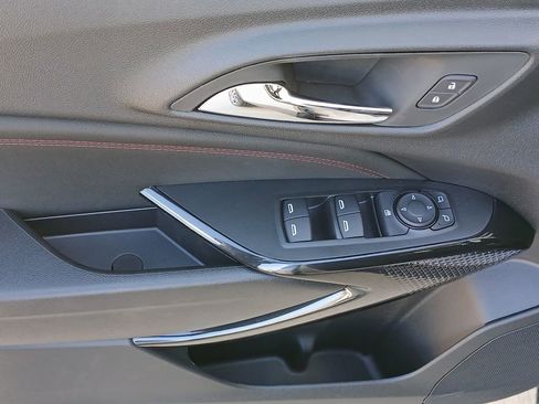 New 2026 Chevrolet Trax RS w/ Sunroof Package image 24