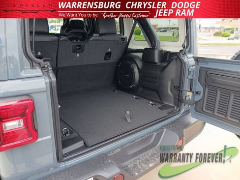 New 2026 Jeep Wrangler Unlimited Sahara AWD/4WD image 31