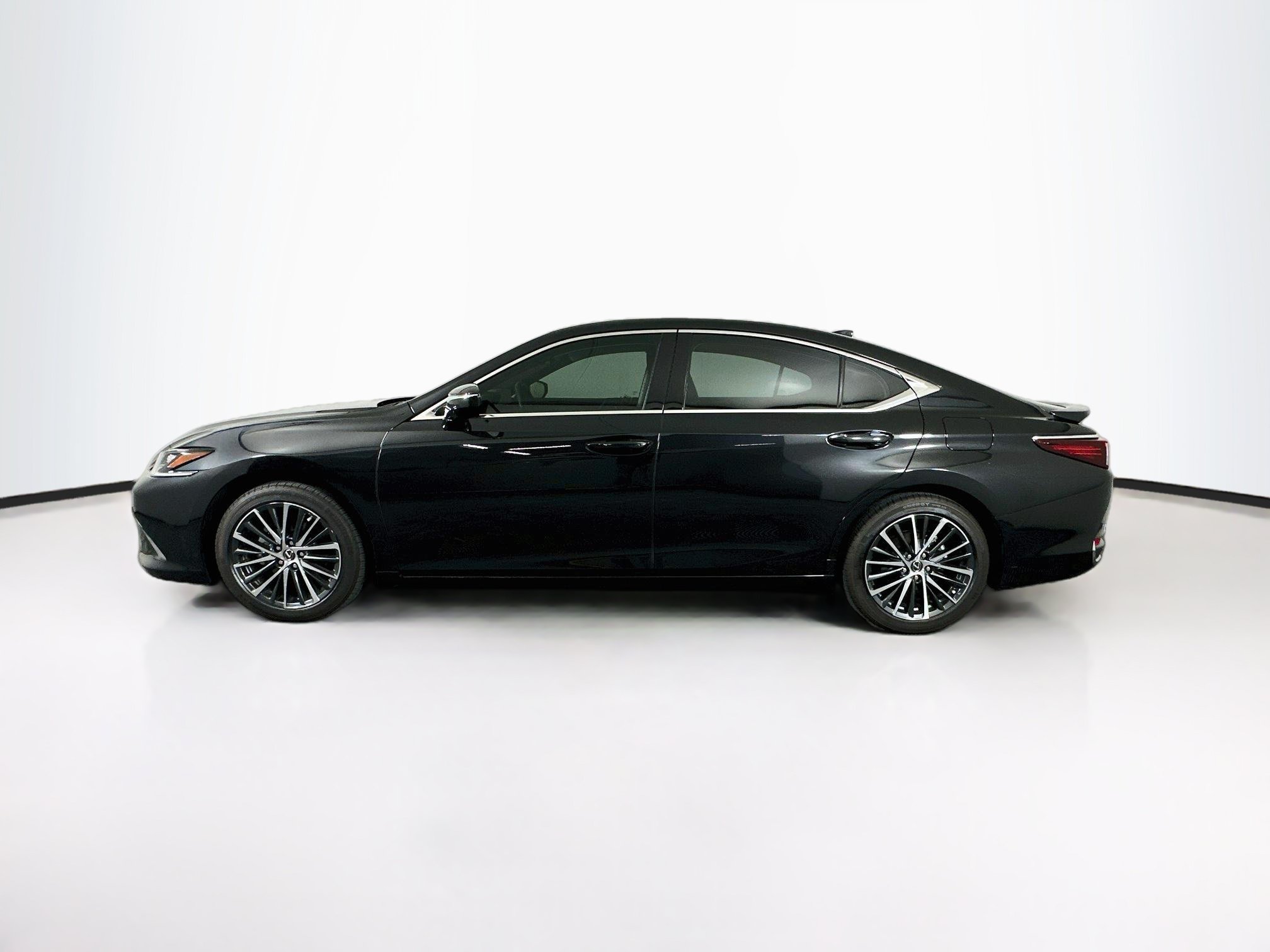 Used 2024 Lexus ES 300h w/ Premium Package FWD image 4