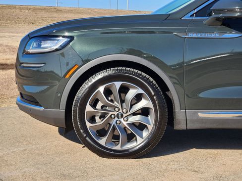 Used 2023 Lincoln Nautilus Reserve w/ Equipment Group 201A image 13