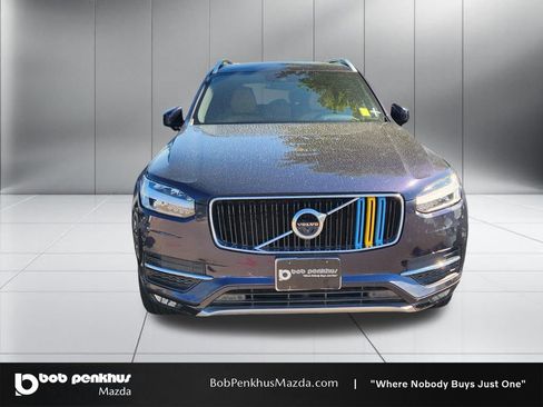Used 2017 Volvo XC90 T6 Momentum w/ Vision Package AWD/4WD image 4