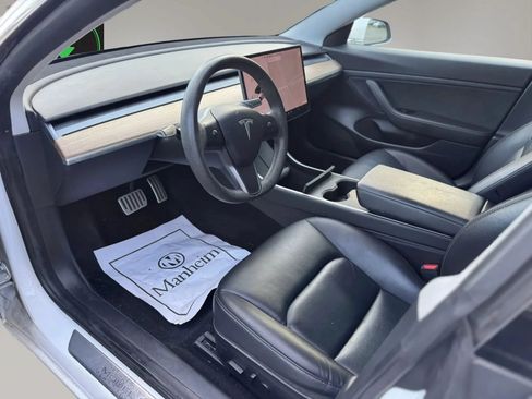 Used 2020 Tesla Model 3 Standard Range RWD image 10