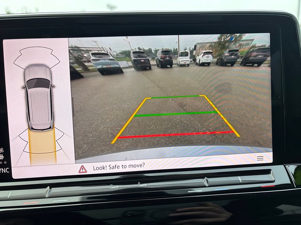 Used 2024 Volkswagen Atlas SE FWD image 25