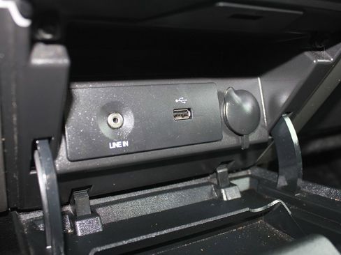 Used 2013 Ford F150 XLT w/ Luxury Equipment Group image 21