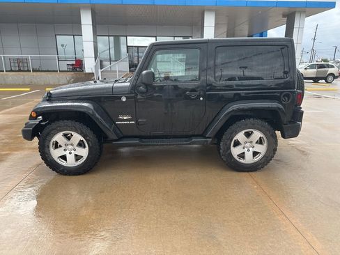 Used 2012 Jeep Wrangler Sahara AWD/4WD image 24