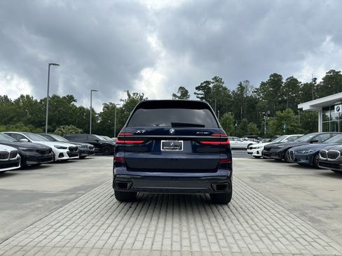 Used 2024 BMW X7 xDrive40i w/ M Sport Package AWD/4WD image 15