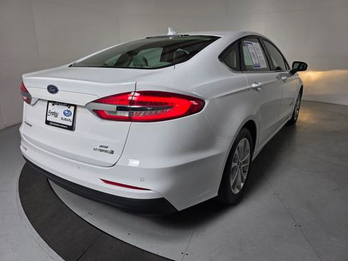 Used 2019 Ford Fusion SE FWD image 5
