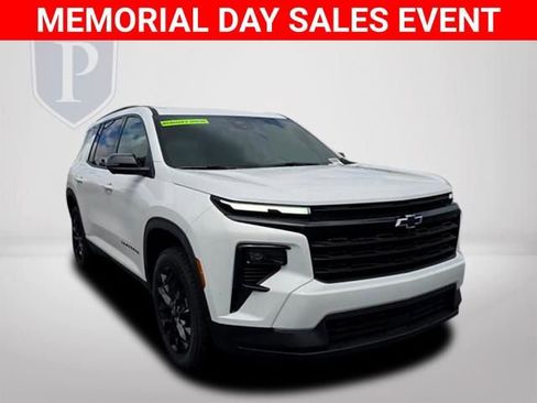 New 2026 Chevrolet Traverse LT w/ Midnight/Sport Edition FWD image 13