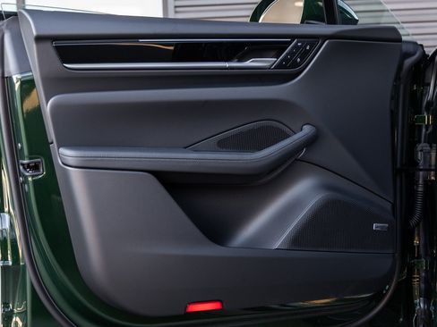 New 2025 Porsche Macan Electric image 22