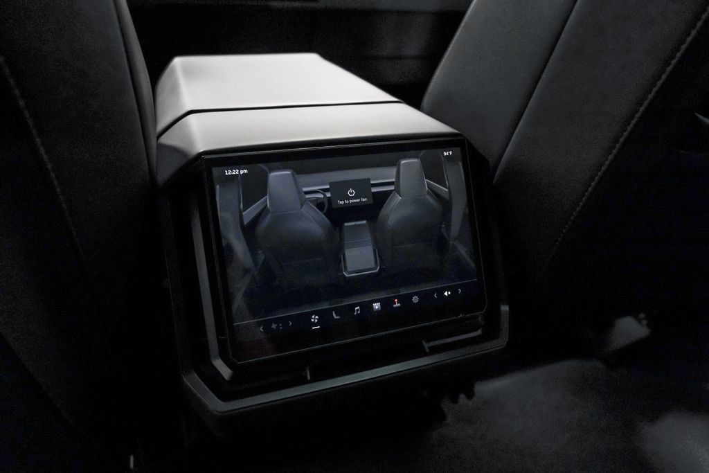 Used 2024 Tesla Cybertruck AWD Crew Cab image 34