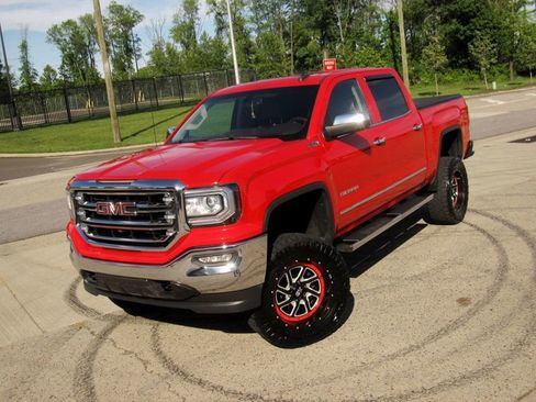 Used 2018 GMC Sierra 1500 SLT w/ SLT Premium Package image 4
