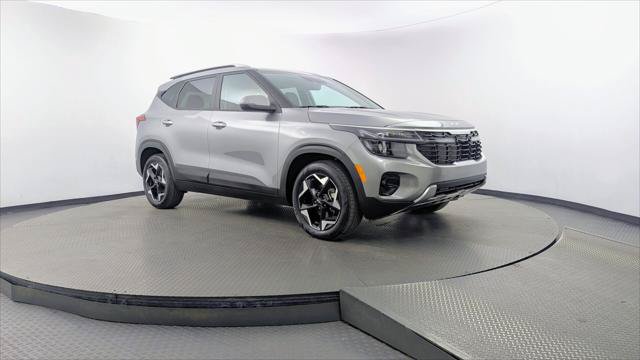 Used 2025 Kia Seltos S FWD image 11