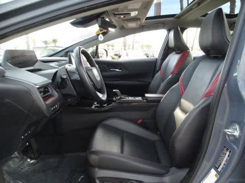 Used 2024 Toyota Prius Prime Premium w/ Advanced Technology Package image 19