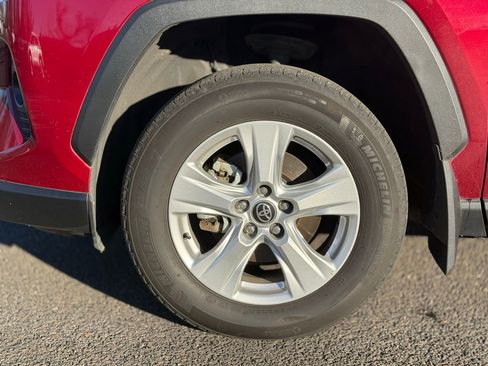 Used 2021 Toyota RAV4 XLE image 9