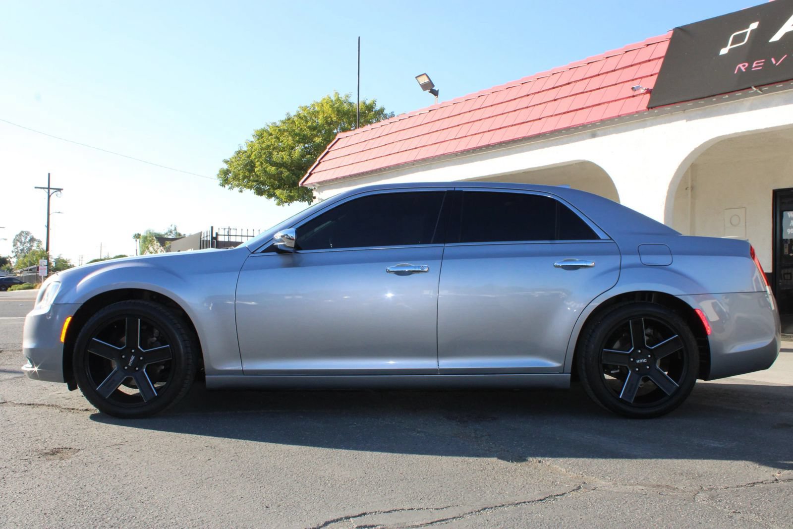 Used 2016 Chrysler 300 C RWD image 43