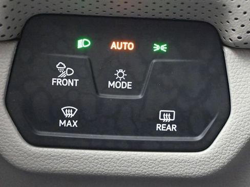 Used 2024 Volkswagen Atlas SE FWD image 33