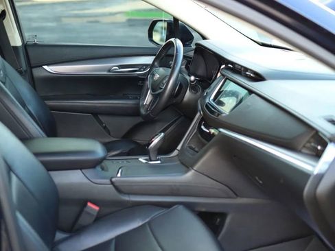 Used 2017 Cadillac XT5 Luxury w/ Driver Awareness Package image 52