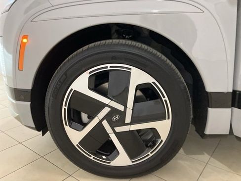 Used 2026 Hyundai Ioniq 9 Calligraphy image 34