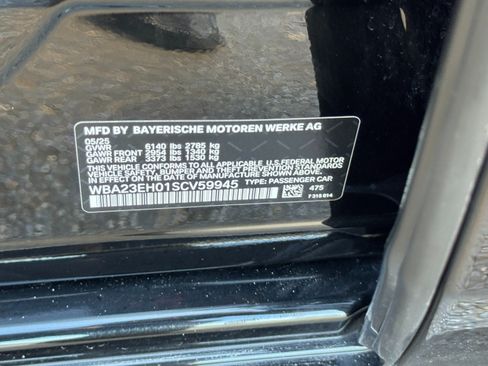 Used 2025 BMW 740i w/ Premium Package RWD image 57