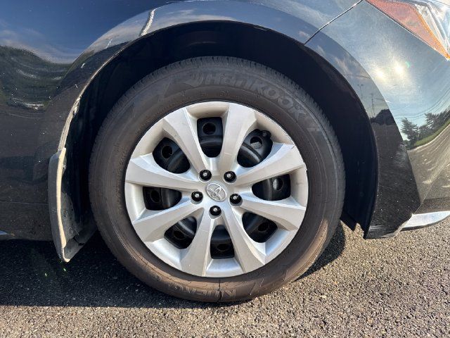 Used 2024 Toyota Corolla LE FWD image 11